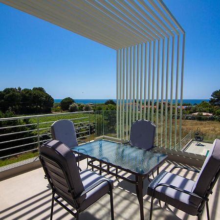 פרבזה Io Luxury Pool & Hot Tub Suites מראה חיצוני תמונה