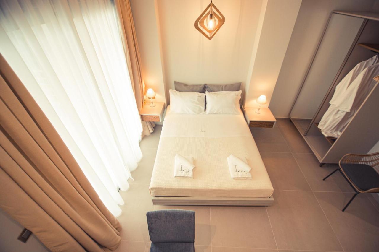 פרבזה Io Luxury Pool & Hot Tub Suites מראה חיצוני תמונה