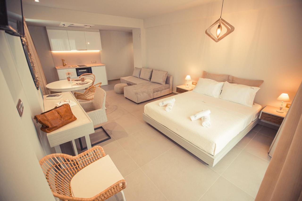 פרבזה Io Luxury Pool & Hot Tub Suites מראה חיצוני תמונה
