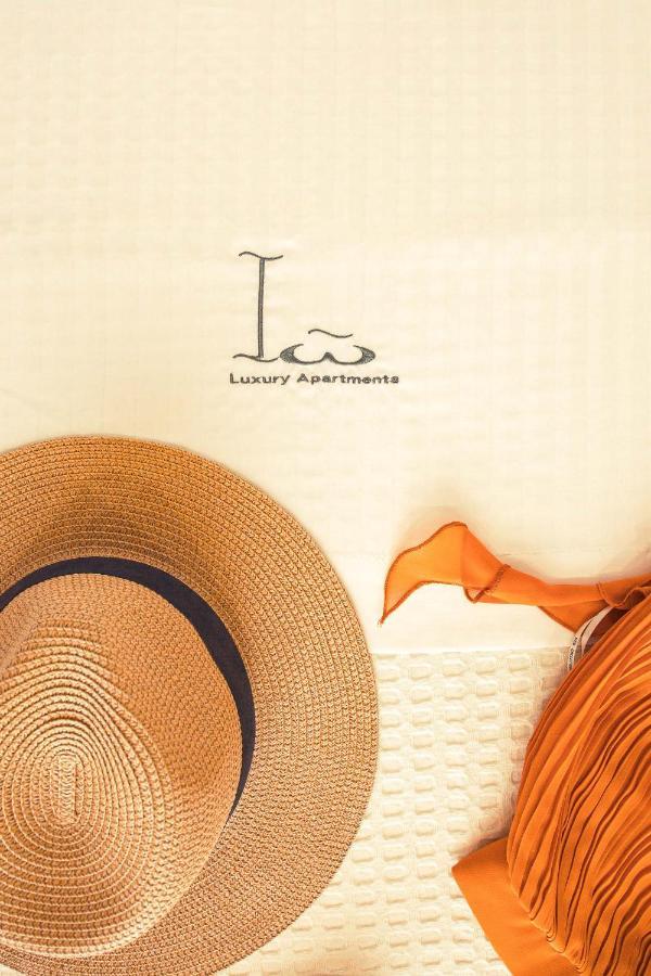 פרבזה Io Luxury Pool & Hot Tub Suites מראה חיצוני תמונה