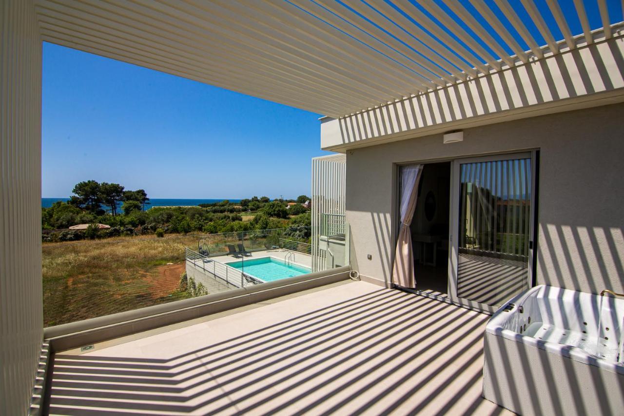 פרבזה Io Luxury Pool & Hot Tub Suites מראה חיצוני תמונה