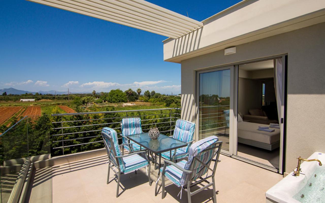 פרבזה Io Luxury Pool & Hot Tub Suites מראה חיצוני תמונה