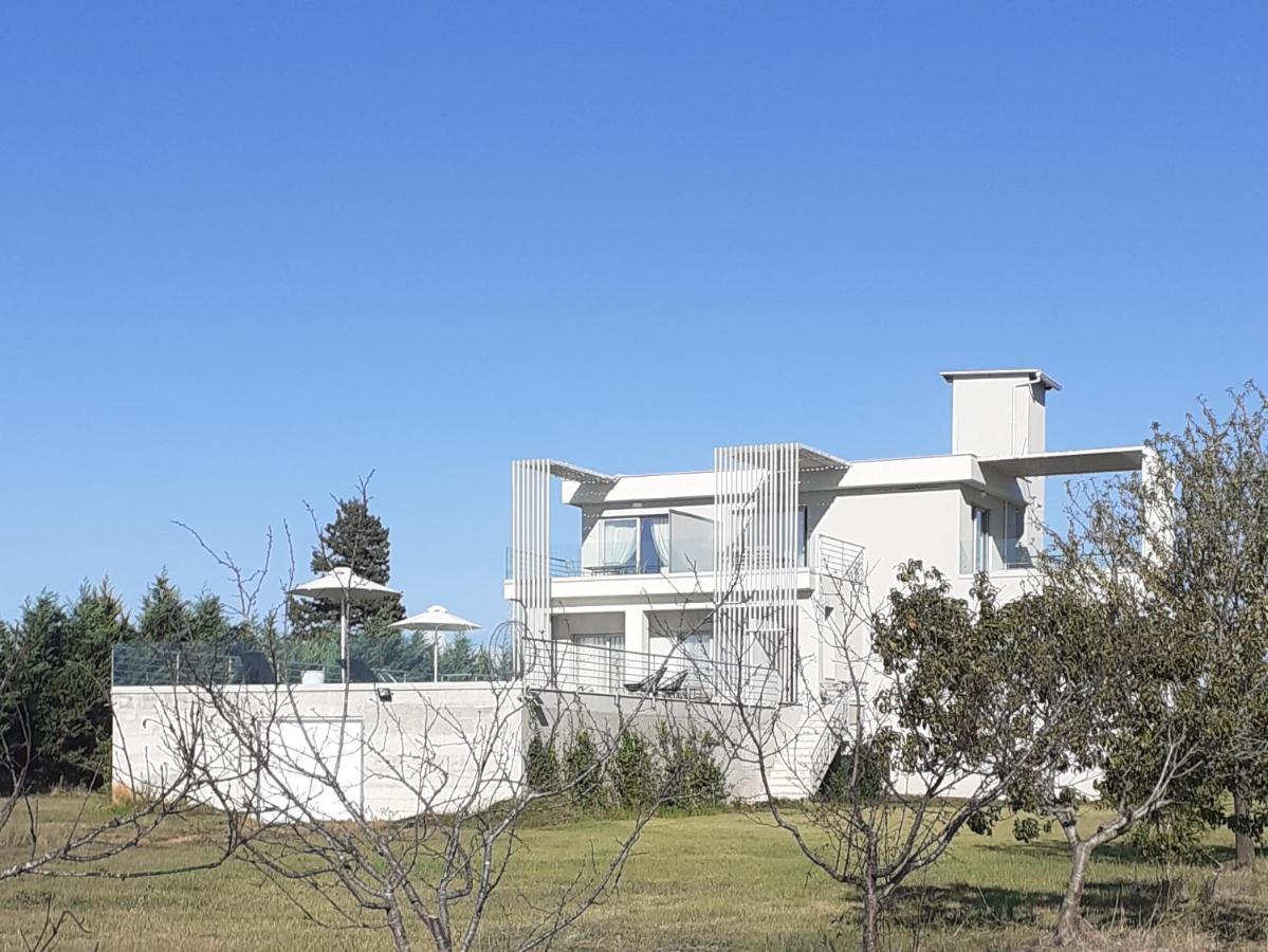פרבזה Io Luxury Pool & Hot Tub Suites מראה חיצוני תמונה